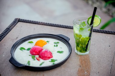Sorbets dört renkli topları