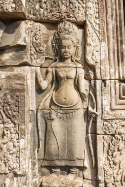 Angkor Wat Tapınağı'nda oyma Apsara dansçı taş