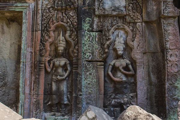 Apsara dansare sten carving på Angkor Wat templet — Stockfoto