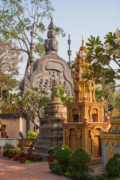 Buddhist temple in Cambodia. — Stock Photo, Image