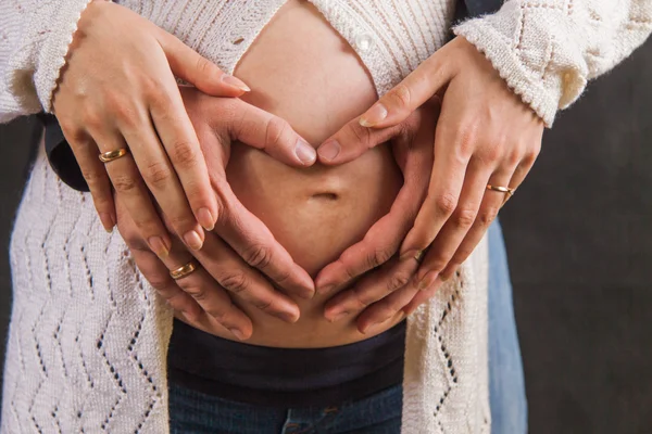 Schwangerer Bauch. — Stockfoto
