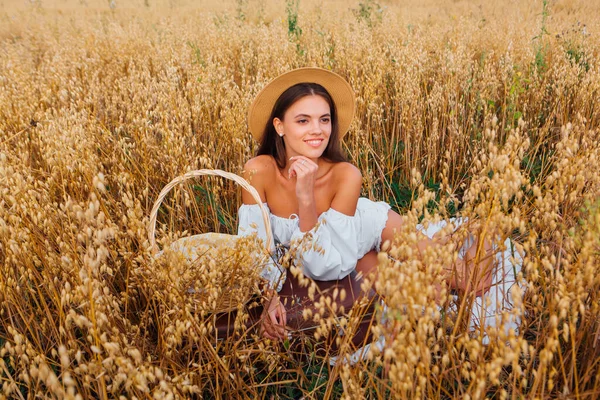 Rural Countryside Scene Young Beautiful Woman Long Hair Dressed White — Stock Photo, Image