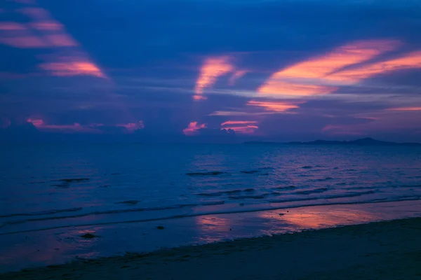 Puesta de sol profundamente púrpura — Foto de Stock