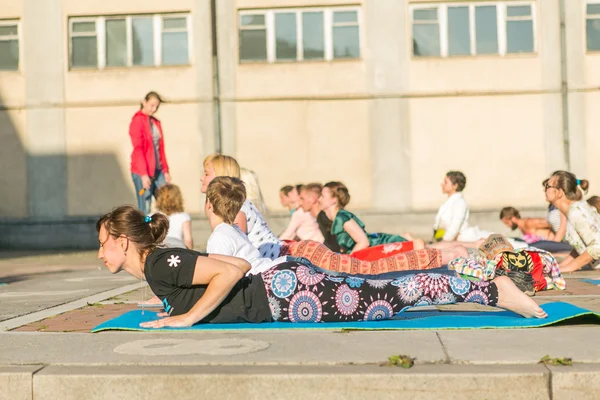 Yoga en masa — Foto de Stock