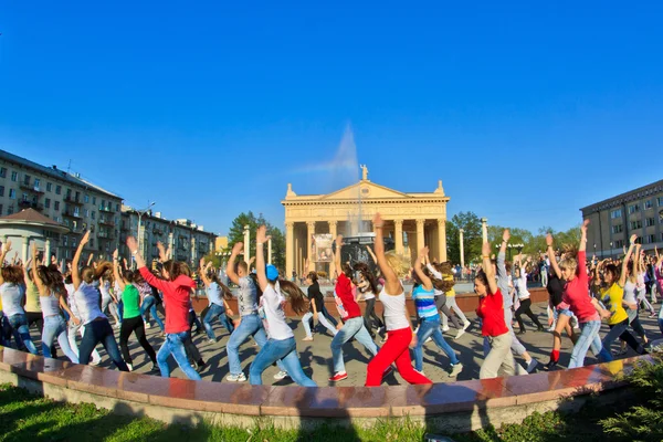 Dançando cidade flash mob . Imagens De Bancos De Imagens