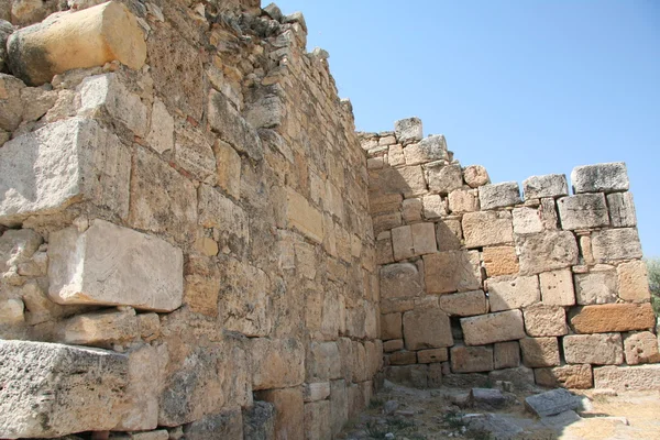 Ruínas antigas em Hierapolis, Pamukkale, Turquia. — Fotografia de Stock