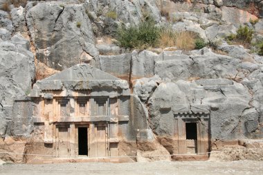 Myra'da antik kaya mezarları