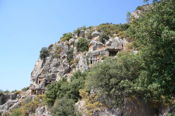 Túmulos antigos de corte de rocha em Myra — Fotografia de Stock