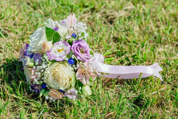 Bellissimo bouquet da sposa — Foto Stock