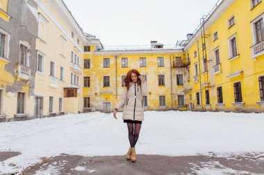 güzel kızıl saçlı kız.