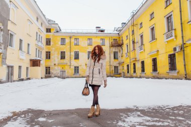 güzel kızıl saçlı kız.