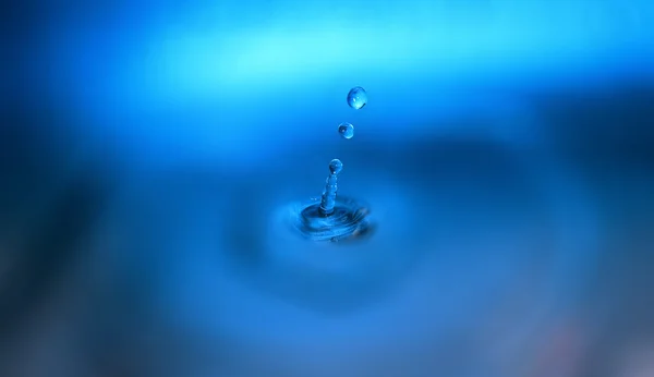 Gota de agua y salpicadura —  Fotos de Stock