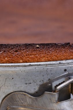 Pasta ile metal tærtefad, yakın çekim