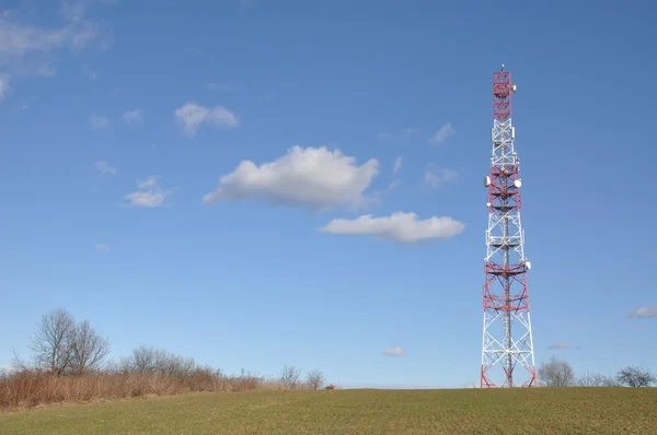 Telekommunikation, rødt tårn - Stock-foto