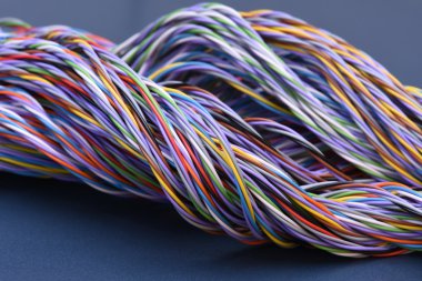 Renkli telekomünikasyon kabloları 