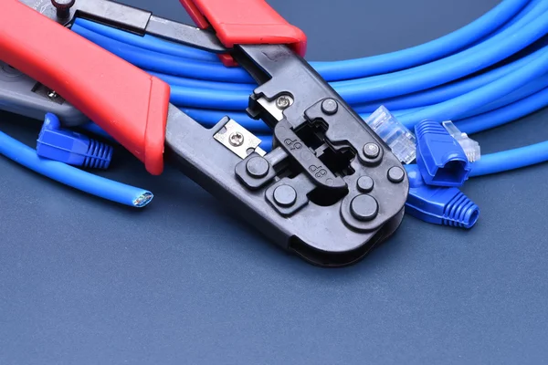 Crimping tool with cable — Stock Photo, Image