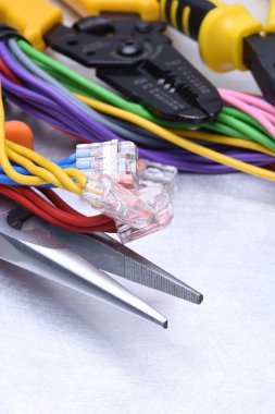 Elektrikçi ve kablo için Araçlar