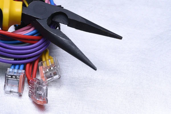 Narzędzia dla elektryków i kabel — Zdjęcie stockowe