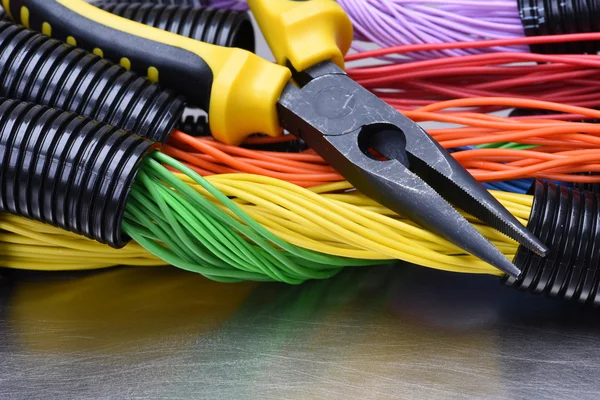 Elektrische Werkzeuge und Kabel — Stockfoto