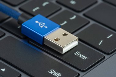 Usb kablosu kitaptan, e-öğrenme konseptinden çıkıyor