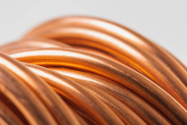 Bakır kabloyu sardım.