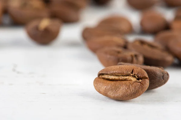 Taze Kavrulmuş Kahve Çekirdekleri Yakın Plan — Stok fotoğraf