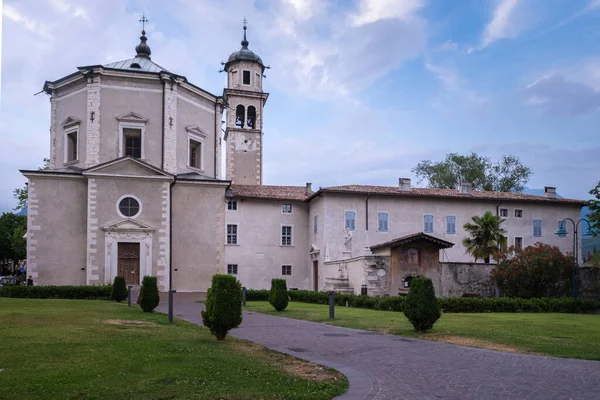 特伦蒂诺Riva Del Garda的Inviolata教堂 — 图库照片