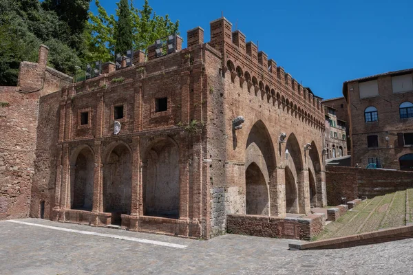 Fontebranda Legrégebbi Középkori Klasszikus Szökőkút Siena — Stock Fotó