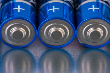 Alkali pil sırası yakın çekim