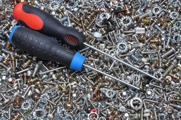 Screws and screwdrivers — Stock Photo, Image