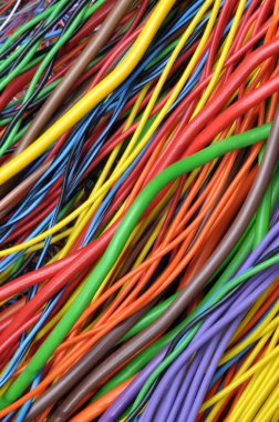 renkli elektrik kabloları ve telleri