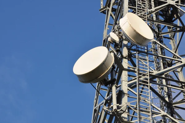 Torre de telecomunicações — Fotografia de Stock