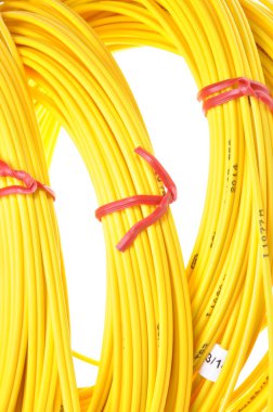 Sarı fiber optik kablo