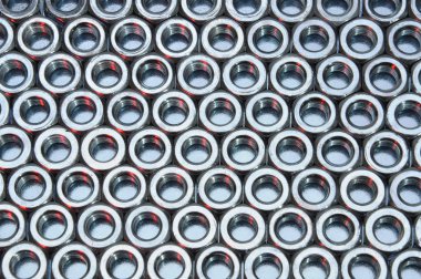 Metal yüzeyi parlak fındık