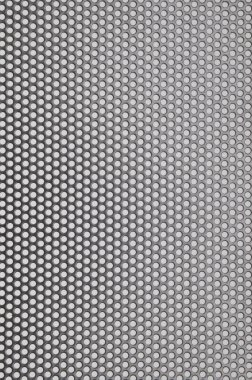 delikli metal bir yüzeye