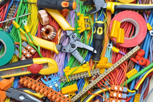 Kit de componentes elétricos para uso em instalações elétricas — Fotografia de Stock