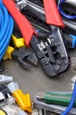 Araçlar bileşeni ile sıkma için