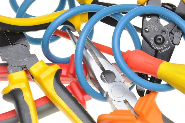 Hulpmiddelen en kabel gebruikt in elektrische installaties — Stockfoto
