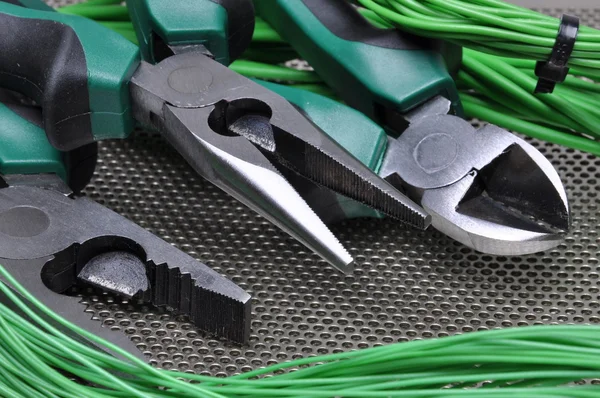 Alicates ferramentas e componentes para instalação elétrica — Fotografia de Stock