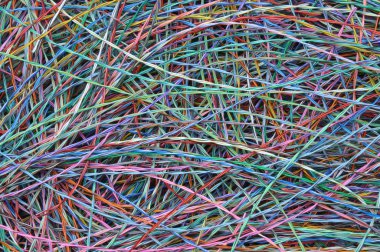 Renkli telekomünikasyon kabloları ve telleri