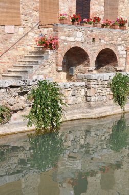Bagno Vignoni Toskana eski termal hamam