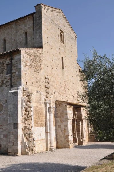 Abbazia di Sant Antimo, Бенедиктинский монастырь Montalcino, Тоскана — стоковое фото