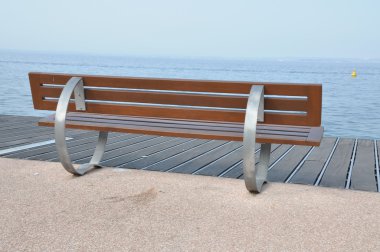 Garda Gölü, Bardolino lakeshore boş bankta