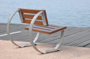 Garda Gölü, Bardolino lakeshore boş bankta