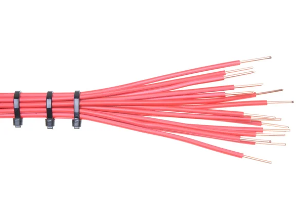 Bakır kablo ile elektrik yüklemelerinde kullanılan kablo bağları — Stok fotoğraf