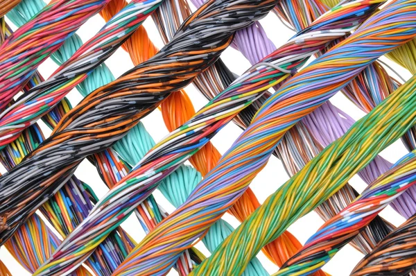 Cables de telecomunicaciones multicolores — Foto de Stock