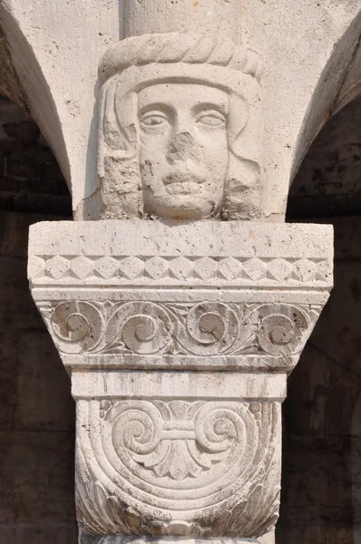 Column capital of Fisherman's Bastion Budapest — Stock Photo, Image