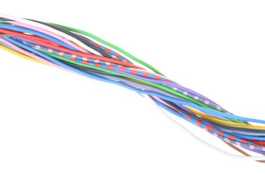Çok renkli elektrik kabloları