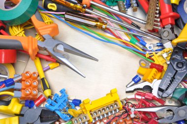 Araçlar ve bileşen kitini kullanılmak üzere Elektrik Tesisatı