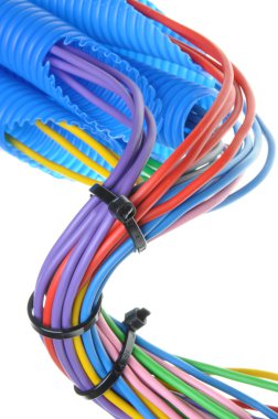 Renkli elektrik bakır kablolar elektrikçi oluklu boru için